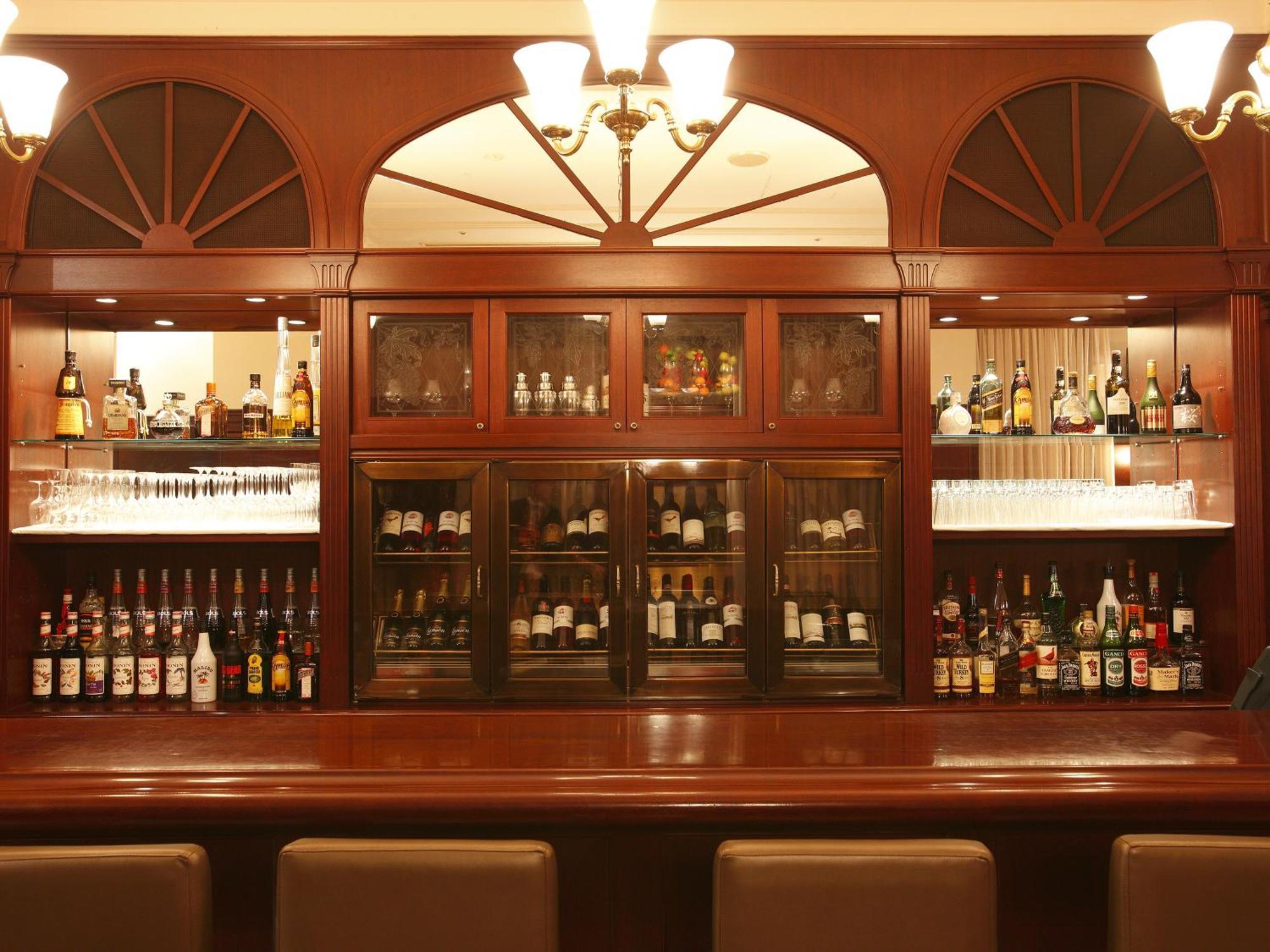 Hotel Den Haag Huis Ten Bosch Sasebo Ngoại thất bức ảnh A bar in a hotel