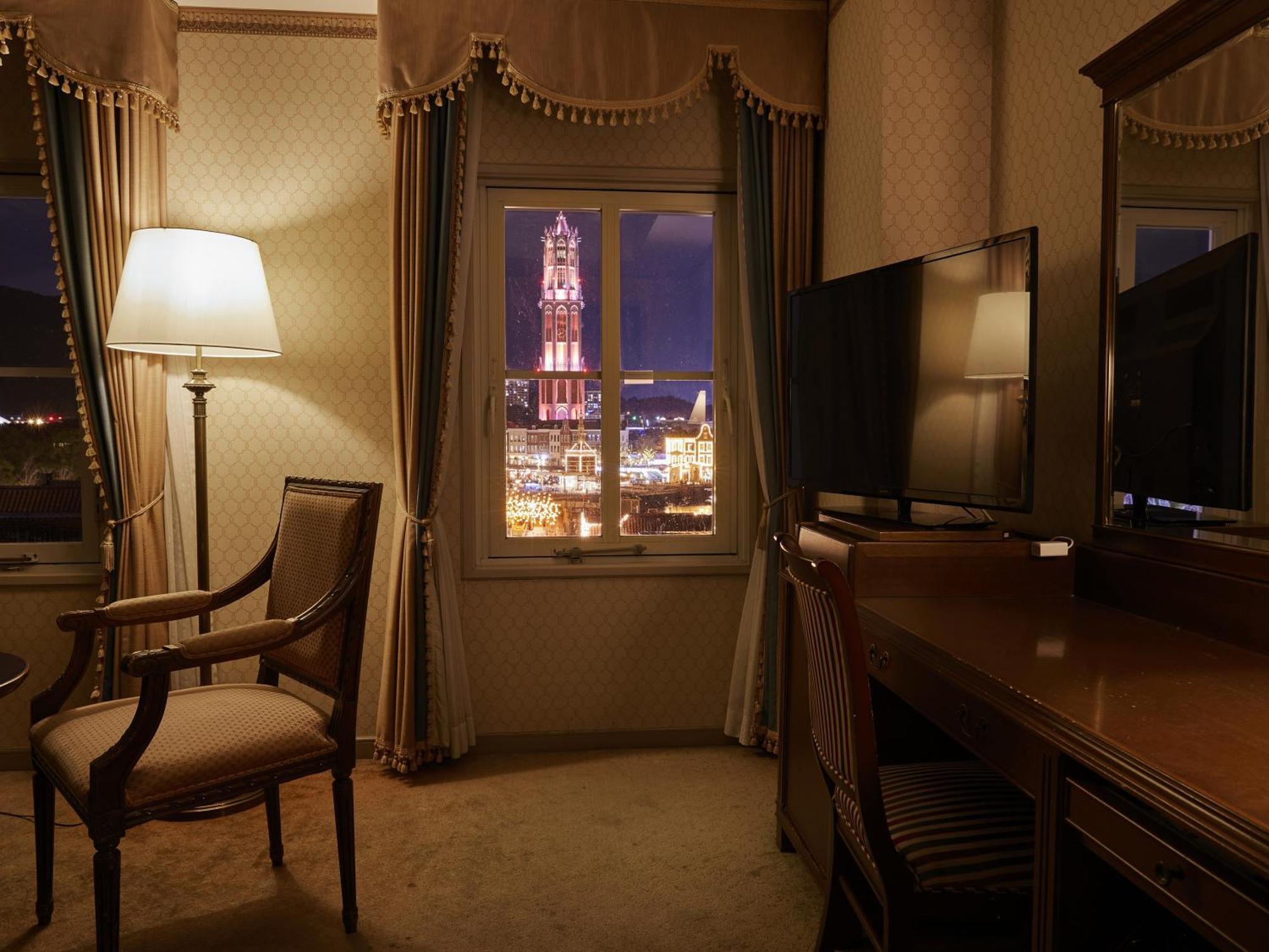 Hotel Den Haag Huis Ten Bosch Sasebo Ngoại thất bức ảnh A room at the Four Seasons Hotel