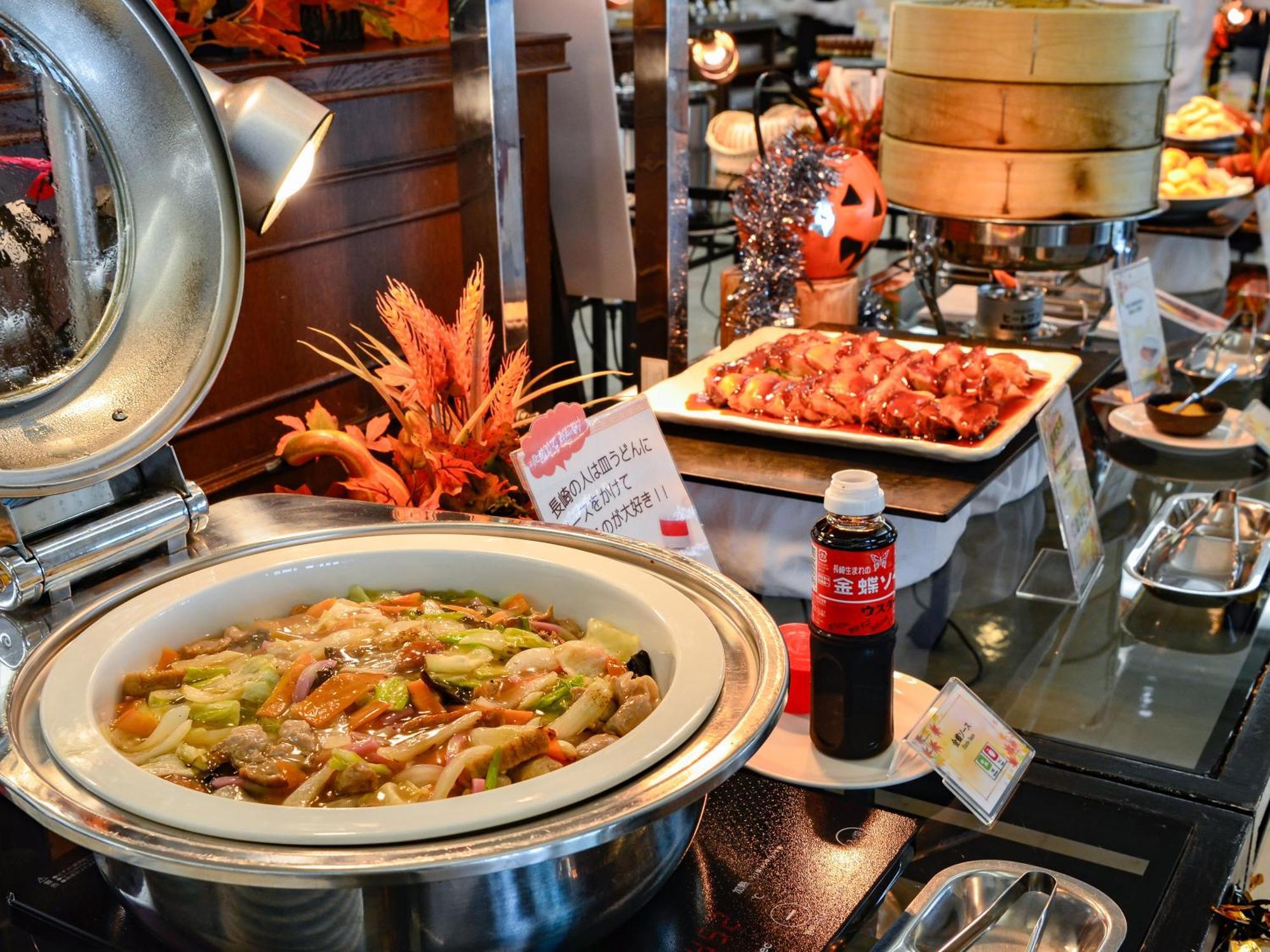Hotel Den Haag Huis Ten Bosch Sasebo Ngoại thất bức ảnh A buffet at a hotel