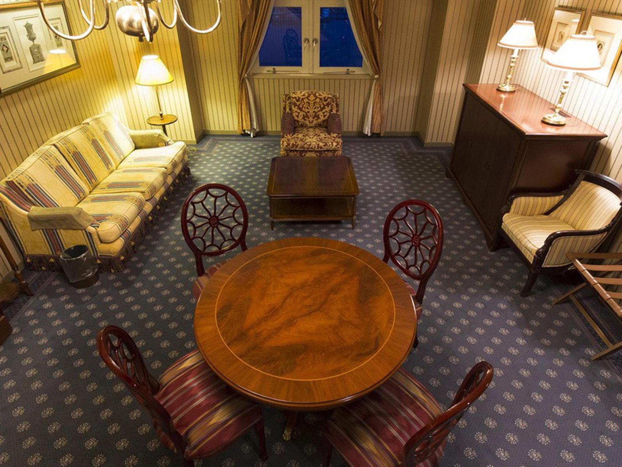 Hotel Den Haag Huis Ten Bosch Sasebo Ngoại thất bức ảnh A room in the hotel