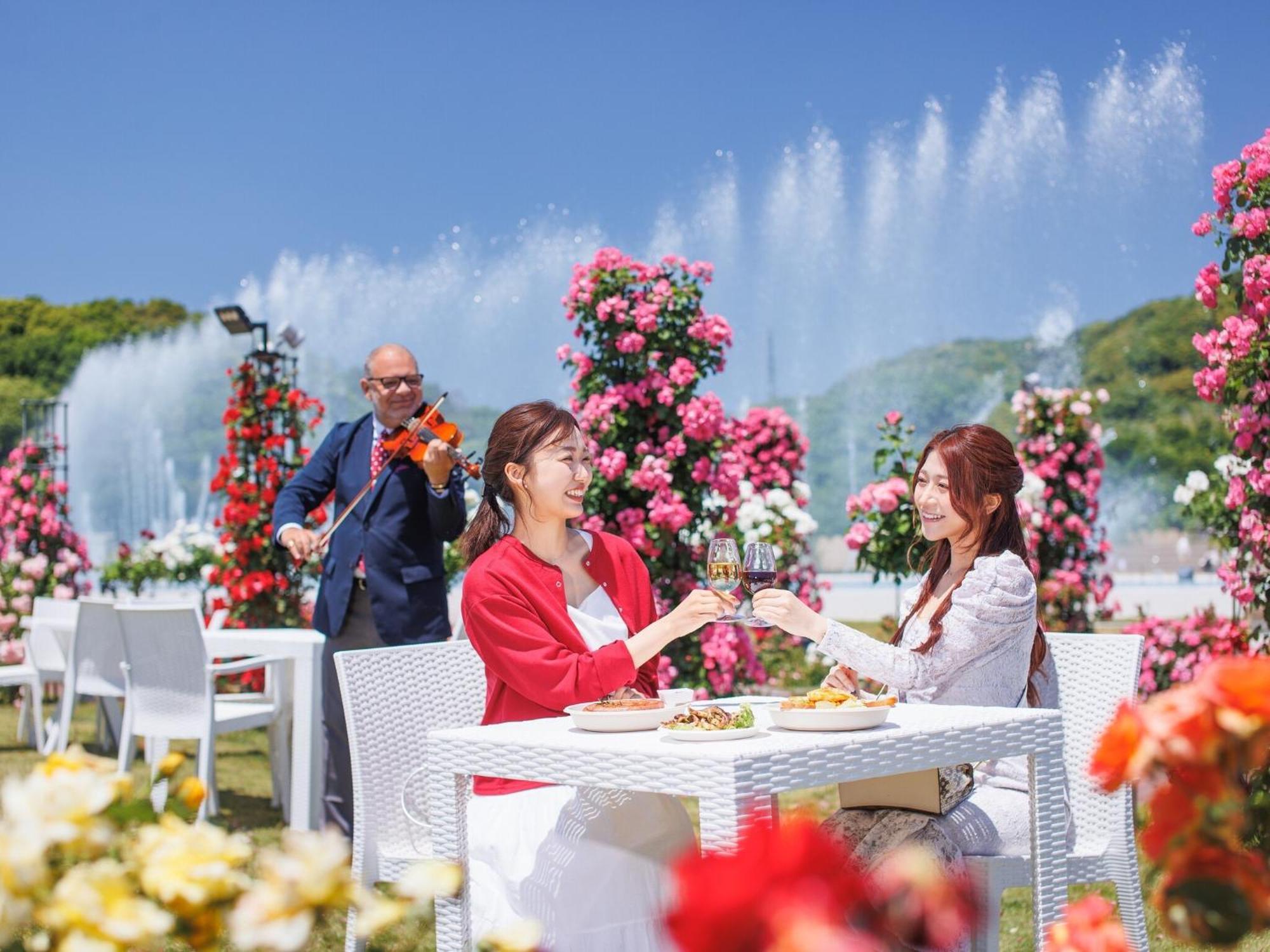 Hotel Den Haag Huis Ten Bosch Sasebo Ngoại thất bức ảnh The Rose Festival